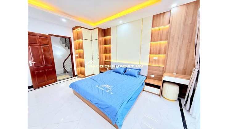 Nhà Cổ Nhuế, dân xây 5 tầng, lô góc, 7 chỗ ngủ trong nhà chỉ 6,9 tỷ